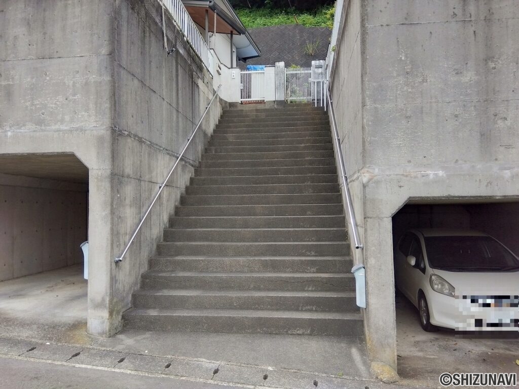裾野市茶畑　中古住宅　外観