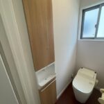 2階トイレです。2階にも手洗い場がございます。