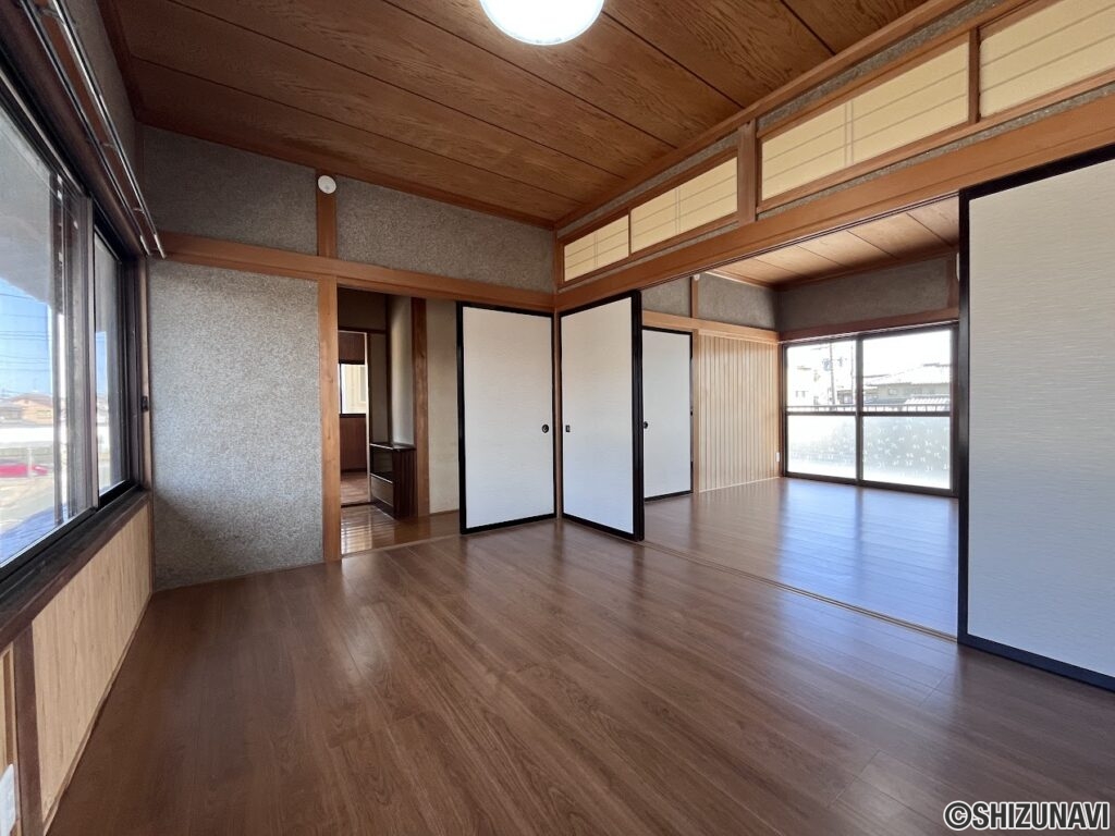 2階約6帖和洋室　別角度です。