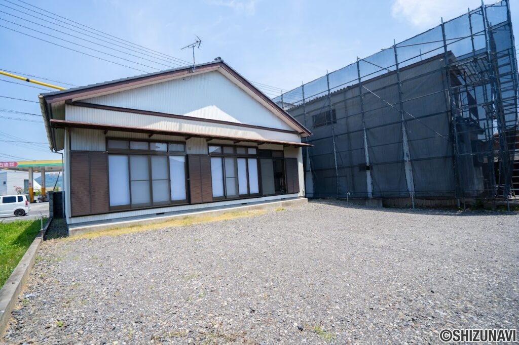 建物庭側