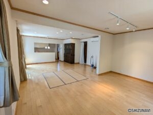 岡宮リビング4