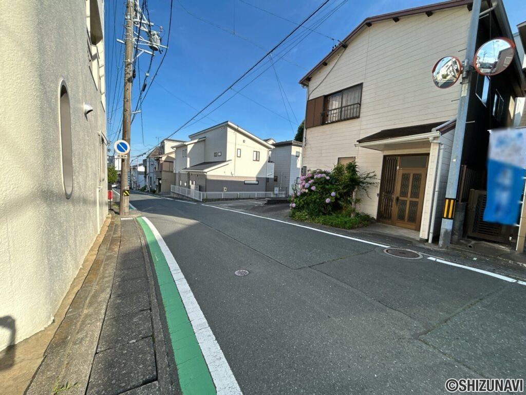 【前面道路】幅員約6.18mです。