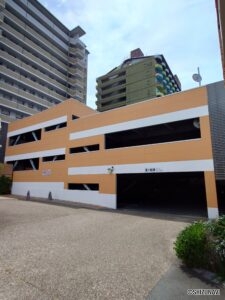 【駐車場】自走式の立体駐車場なので、待ち時間なく車の出し入れが可能です！
