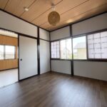 2階4.5帖和洋室。おしゃれな照明も付いています★