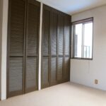 南東角部屋に約5.5帖の洋室（クローゼット有）