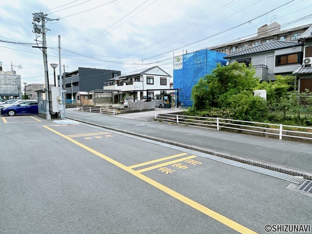【来客用駐車場】