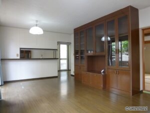 南側にリビングダイニングキッチン