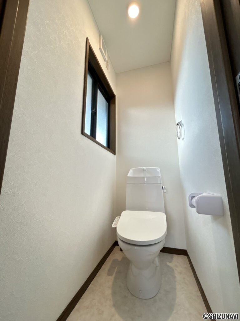【リフォーム済/2階トイレ】2階のトイレも新品いたしました。