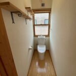 １階のトイレにも欲しい棚が付いています！