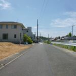 西側道路約4ｍに約12.5ｍ接する