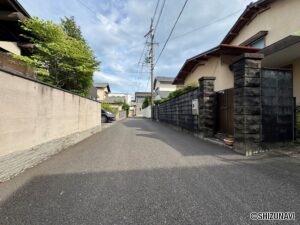 前面道路（私道）は約4.0ｍ、アスファルト舗装済みです♪