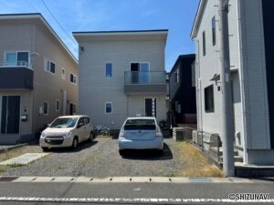 区画整理地の為、街並みもスッキリしております♪3～4台駐車可能です♪