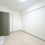 【リフォーム中/北西側洋室】収納スペースもしっかり確保されています。(9/27撮影)