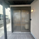 カチタス　益津下　玄関