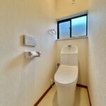 富士宮市小泉戸建て トイレ2