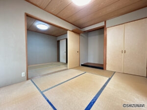 【リフォーム前/1階東側和室】畳の表替えとクロスの張替えを行う予定です。