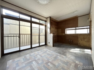 【リフォーム中ダイニングキッチン】約8.5帖です。