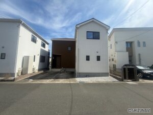 浜松市中央区篠原町　4LDK　築浅住宅の物件画像