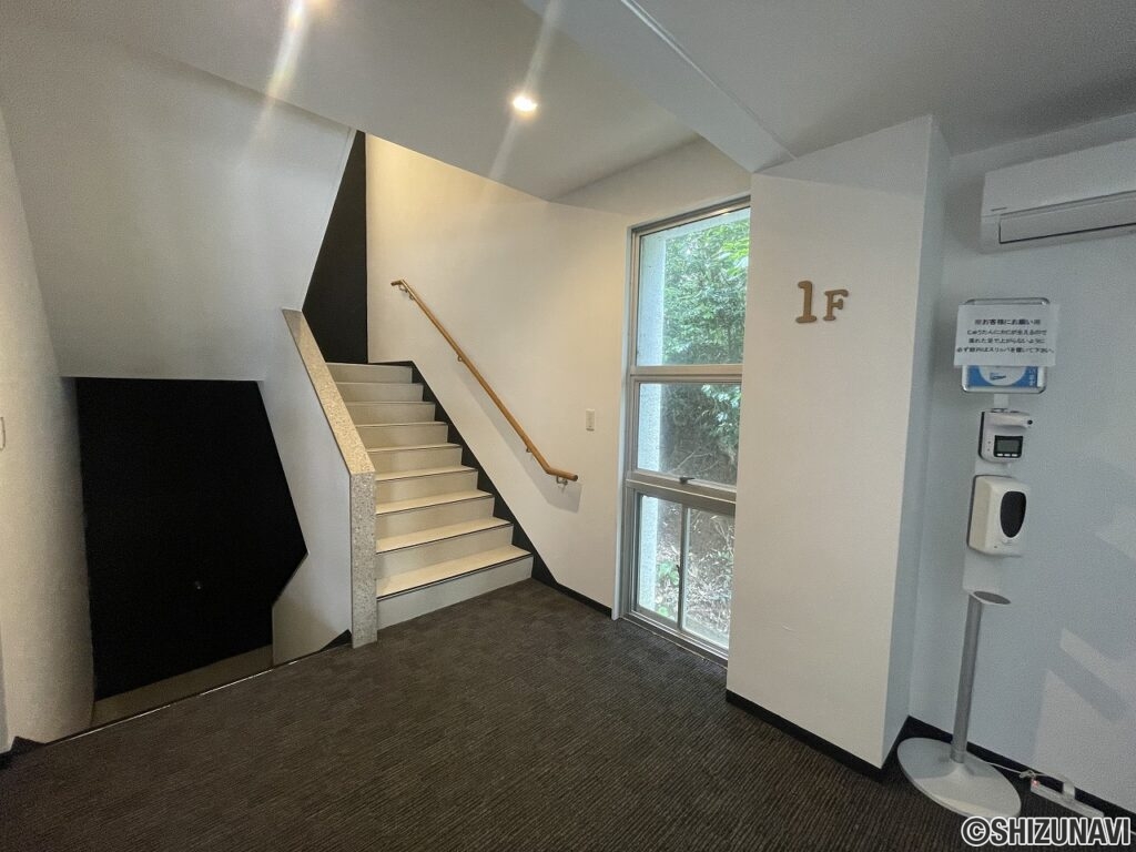 玄関ホール