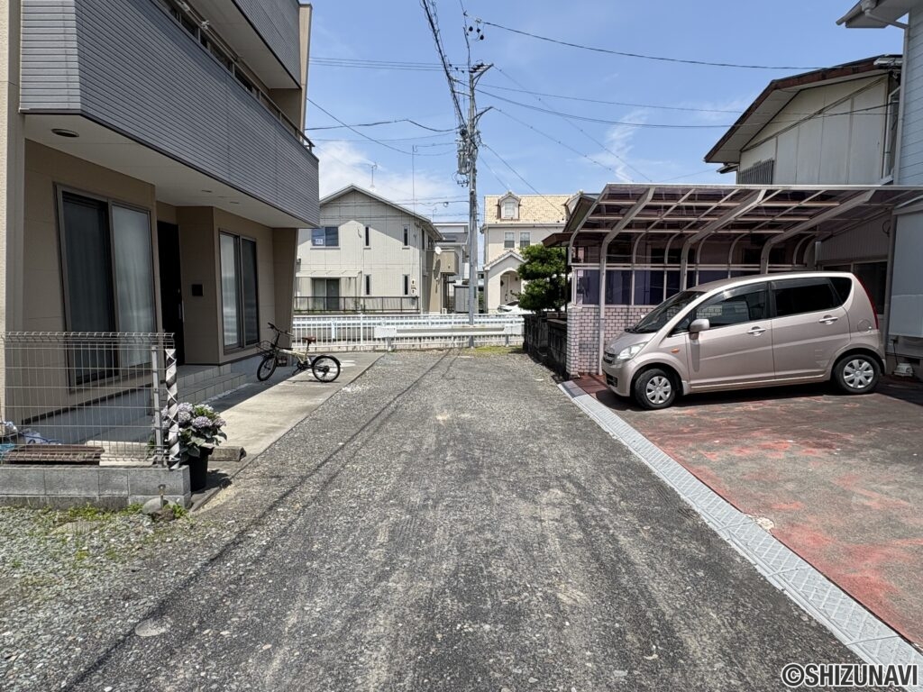 前面位置指定道路です（南西→北東）。