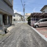 前面位置指定道路です（南西→北東）。