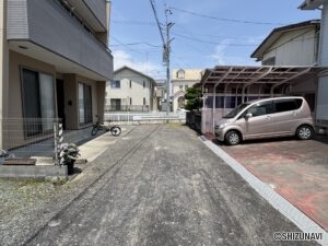 前面位置指定道路です（南西→北東）。