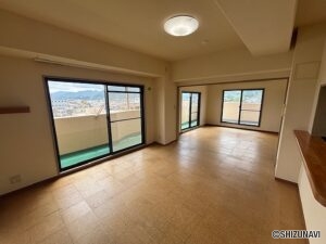 グランマナー水道町　LDK
