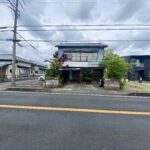 南側道路に接道しております。