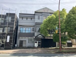 【1，2階部分飲食店利用】浜松市中央区鴨江4丁目　中古住宅　鉄骨造3階建ての物件画像