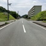 広々とした幅員14mの南側道路です。