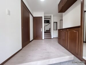 【リフォーム済/仲介手数料不要】駿河区寿町　一条工務店施工　6SLDKの広々とした室内の画像