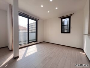 【リフォーム済/仲介手数料不要】駿河区寿町　一条工務店施工　6SLDKの広々とした室内の画像