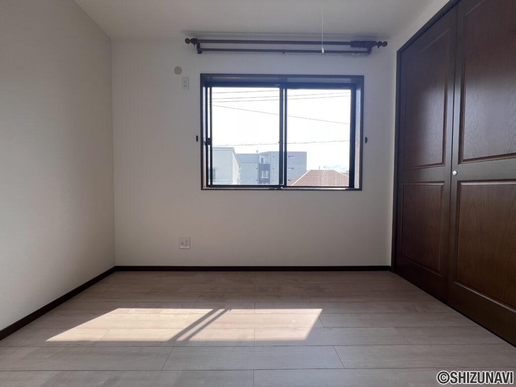 【リフォーム済/仲介手数料不要】駿河区寿町　一条工務店施工　6SLDKの広々とした室内の画像