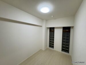 北側のサービスルームです。様々な用途にお使いいただけます。