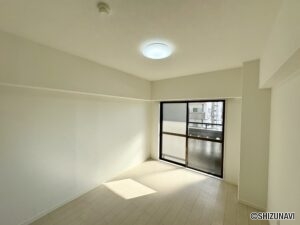 南側の洋室です。日当たり良好です。