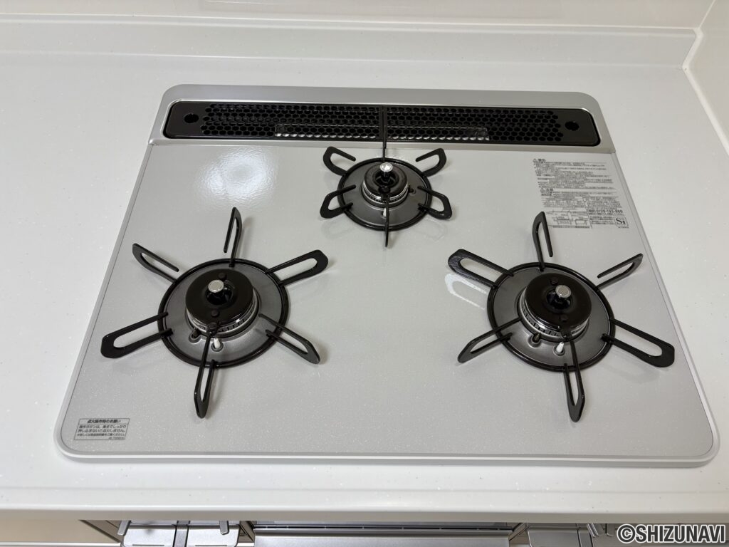 コンロは3口コンロになります。