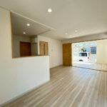 【リフォーム後/LDK】約13.5帖のLDKです。南東側の6帖洋室と繋げて使うこともできます。