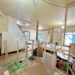 【リフォーム中/LDK】和室をリビングスペースに変更、フローリングの重張、クロス張替え、照明の交換を行っていきます。(8/9撮影）