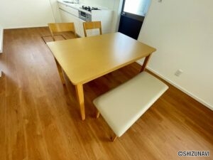 ダイニングテーブル