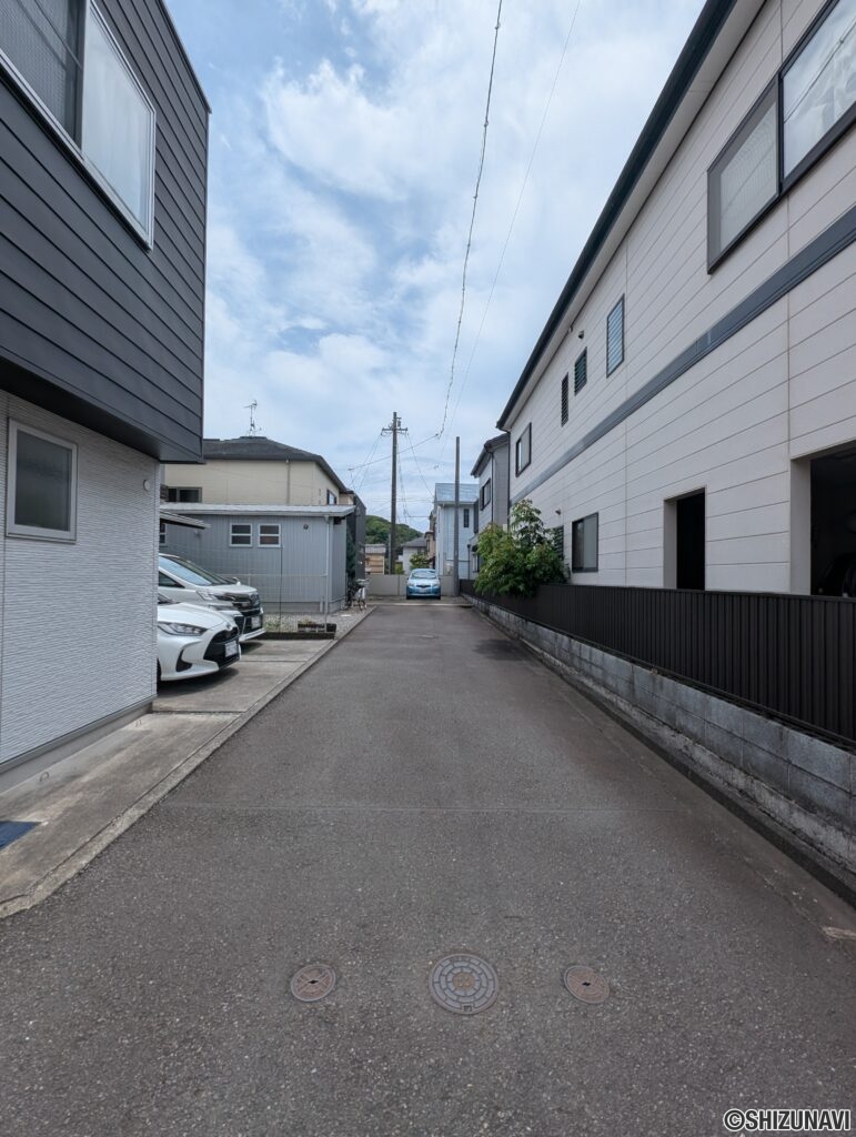 前面道路（私道持分あり）