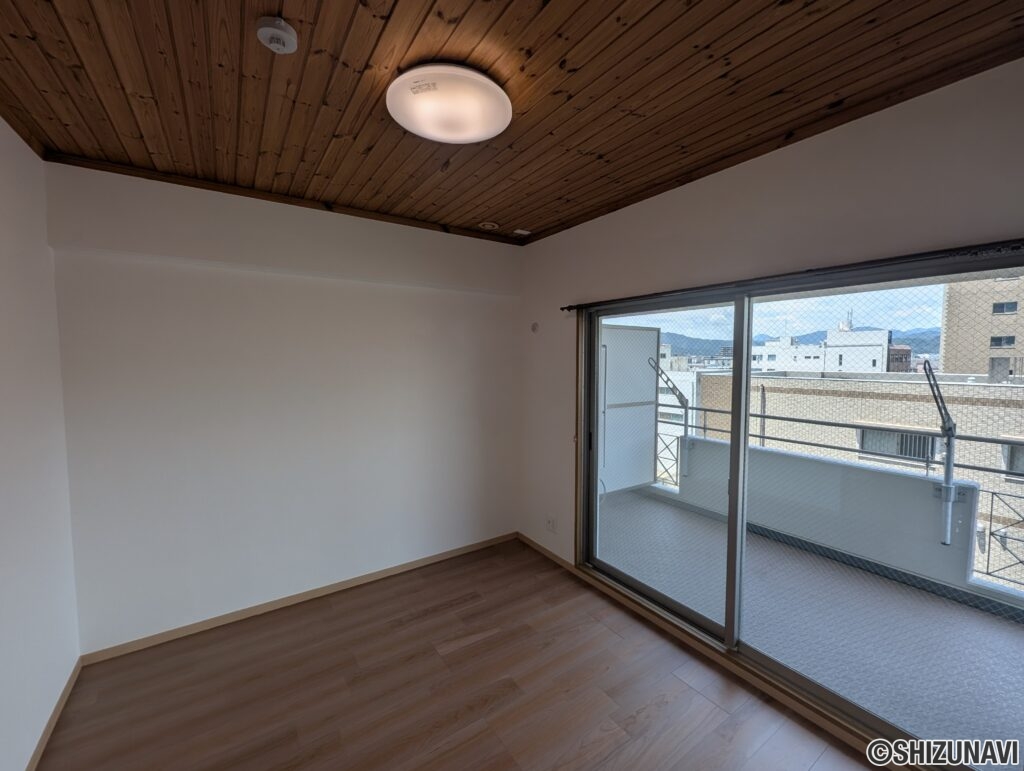 5.5帖洋室です
