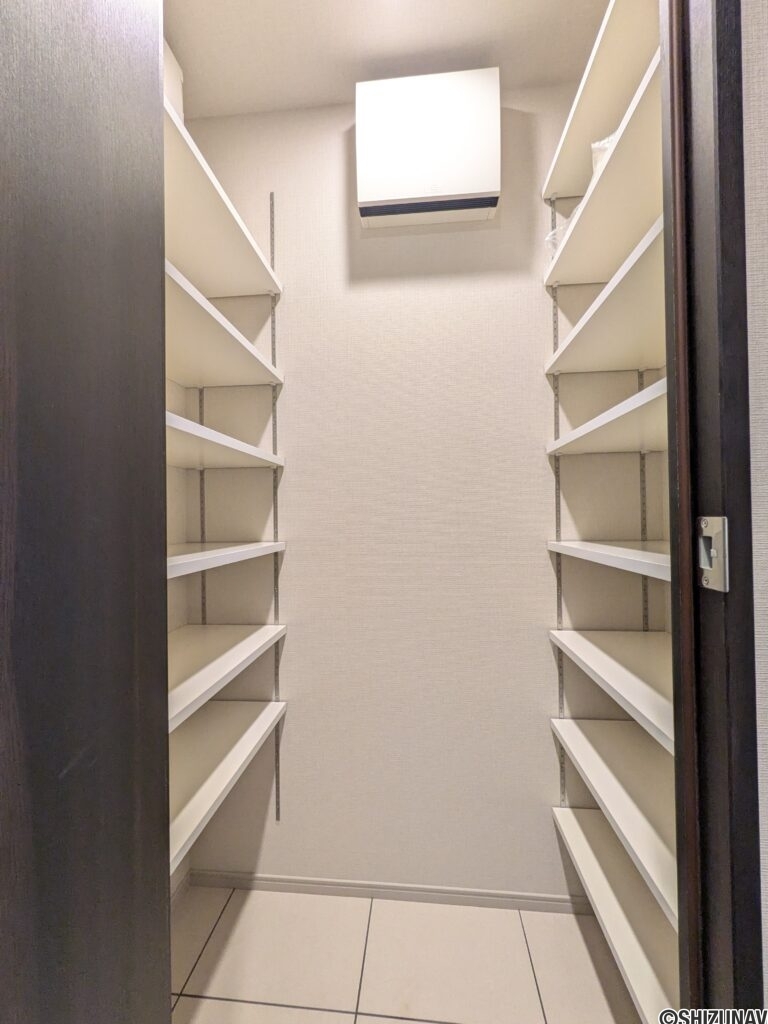 【玄関】シューズクローク