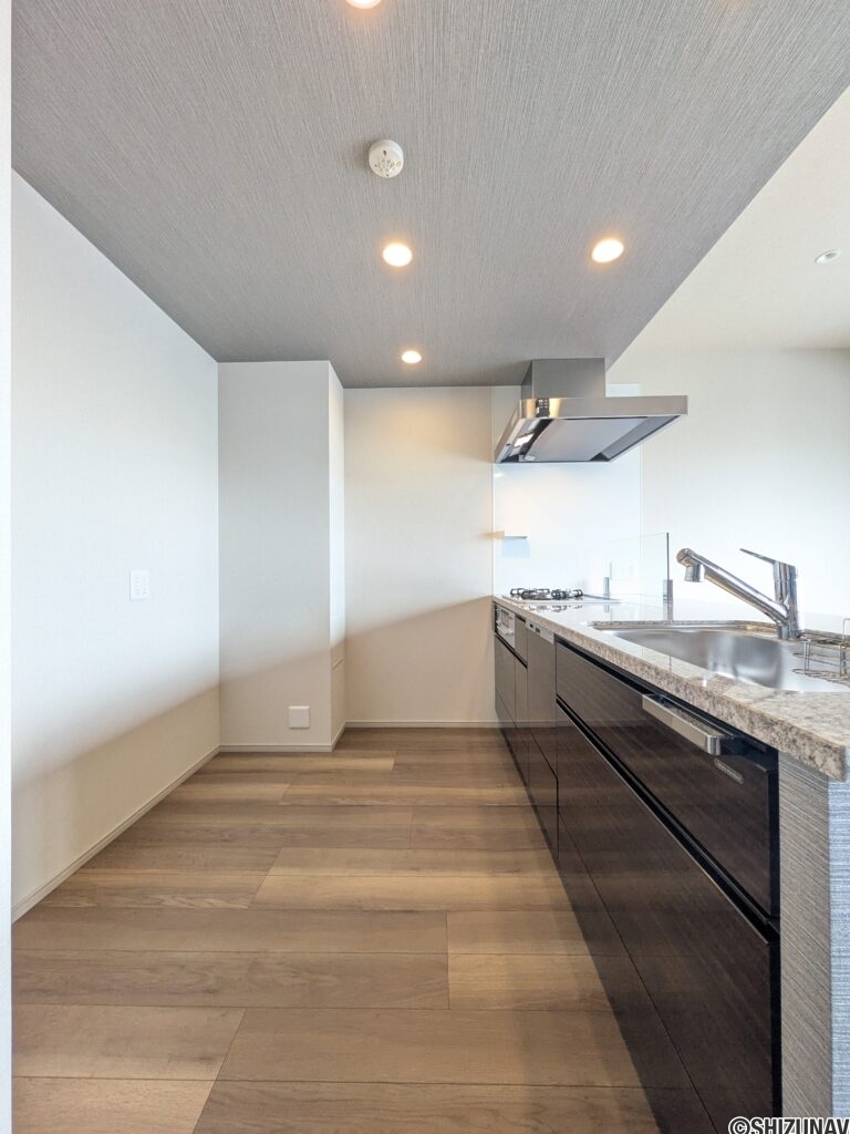 【キッチン】人工大理石のトップがおしゃれです！