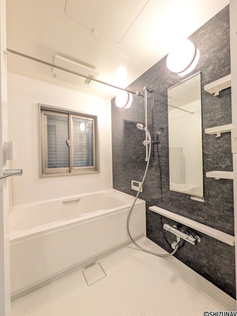 【浴室】ランドリーパイプ＋浴室乾燥機付で、乾燥エリアとしても活躍します！