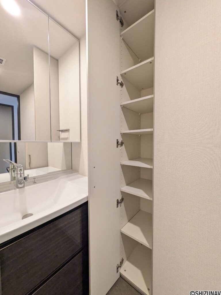 【洗面所】タオルや着替え等の収納にちょっとしたスペースが嬉しいですね！