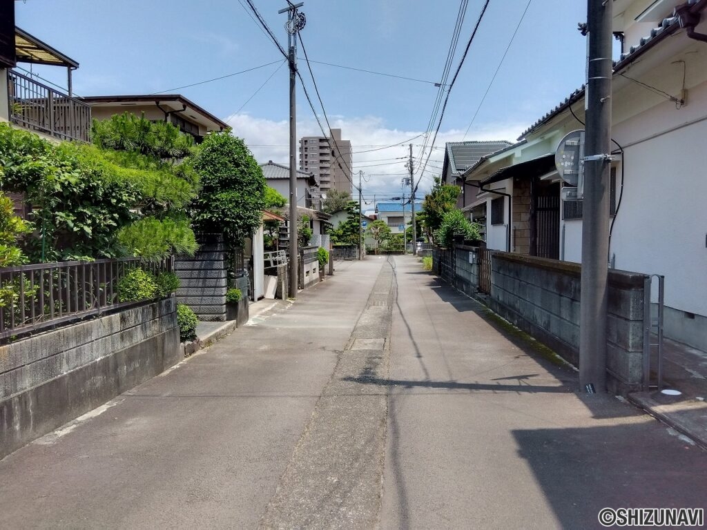 沼津市大岡　売り土地　前面道路