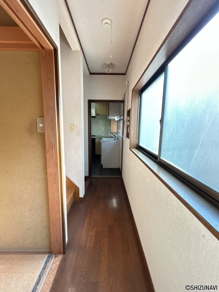 【2階廊下】