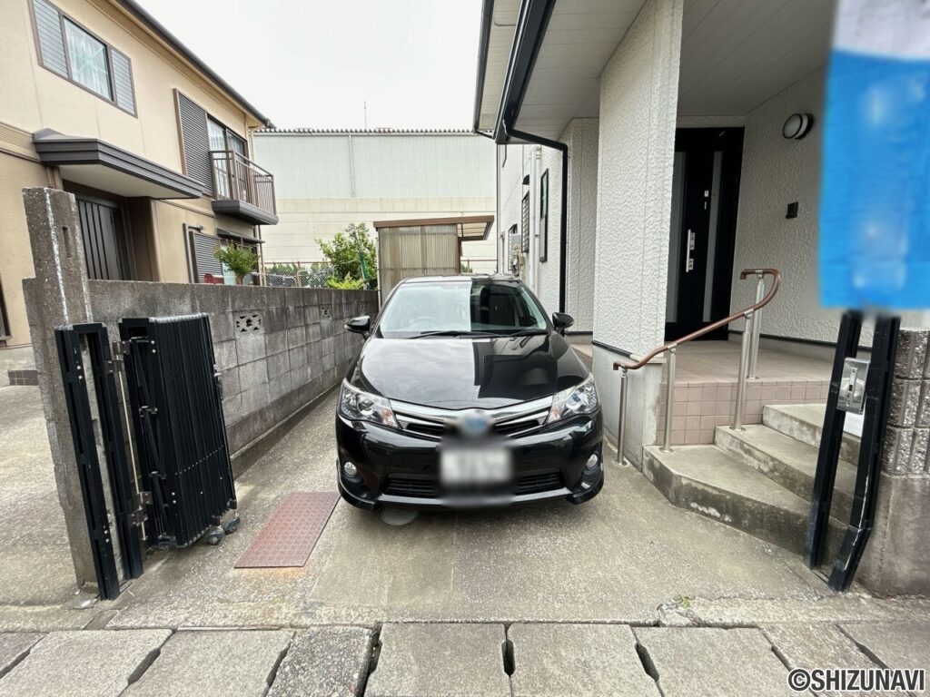【駐車場】