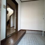 【玄関（内）】