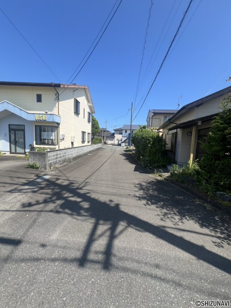 前面道路です